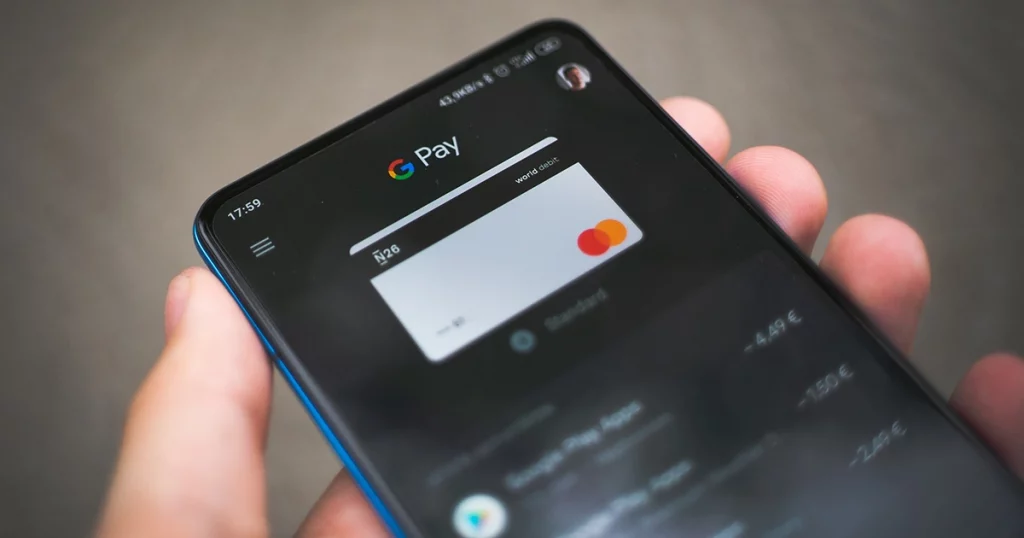 Apple Pay ve Google Pay gibi mobil ödemeler NFC'nin kullanım örneğidir
